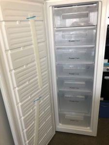Freezer Upright - Daewoo 245 L Freezer doo open